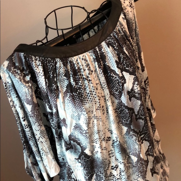 Tunic - Picture 1 of 3